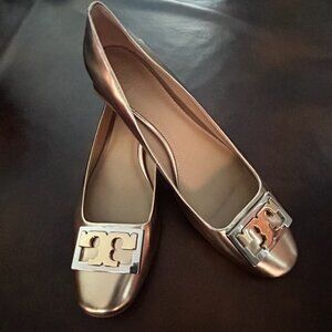 Authentic Tory Burch Gigi Mirrored Metallic Gold Silver Leather Block Heel Pump